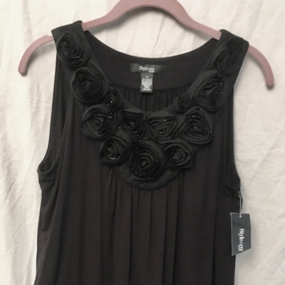 Black Sleeveless Flower decorative Tank